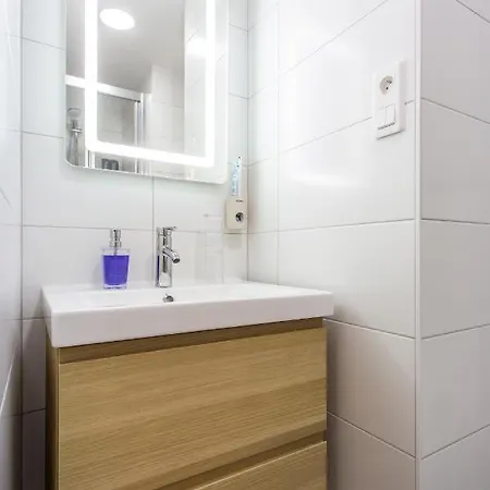 Apartment D&e Paris-disney: 5-bedroom With Netflix Champs-Sur-Marne