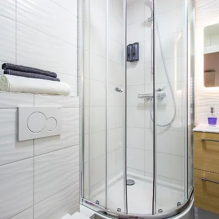 D&e Paris-disney: 5-bedroom With Netflix Apartment