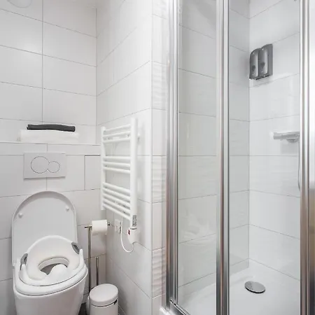 D&e Paris-disney: 5-bedroom With Netflix Apartment